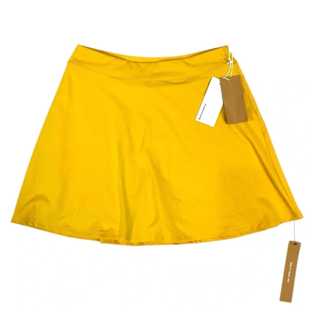 NWT Reformation Tiffany Ecostretch Active Skort size Small in Sunflower Yellow